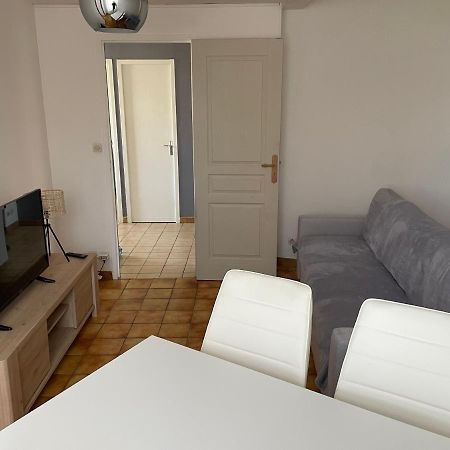 Charmant T2 Au 1Er Dans Residence Avec Parc Arbore Saint-Pierre-le-Moûtier Exterior photo