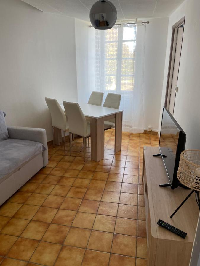 Charmant T2 Au 1Er Dans Residence Avec Parc Arbore Saint-Pierre-le-Moûtier Exterior photo