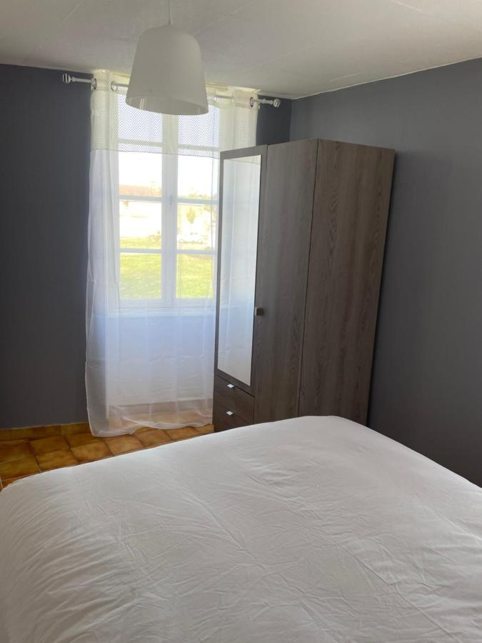 Charmant T2 Au 1Er Dans Residence Avec Parc Arbore Saint-Pierre-le-Moûtier Exterior photo